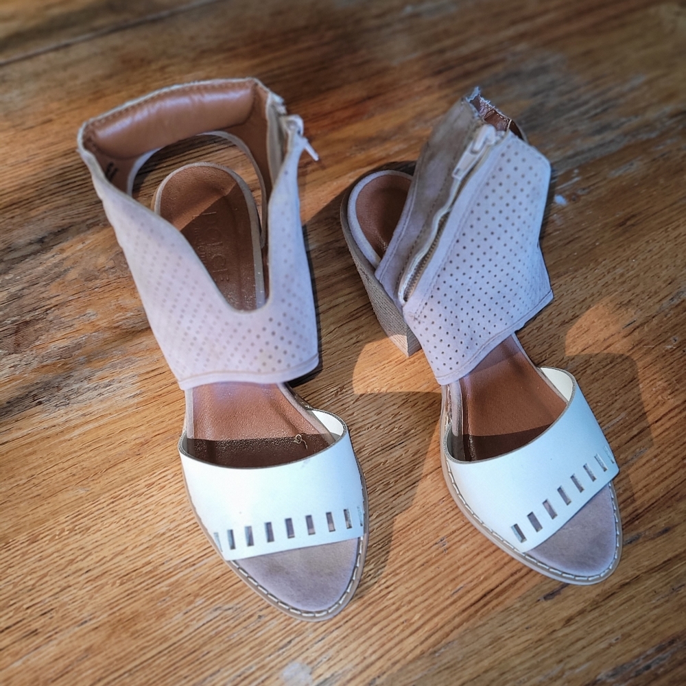 Dolce by MOJO Moxy women's heeled sandals
